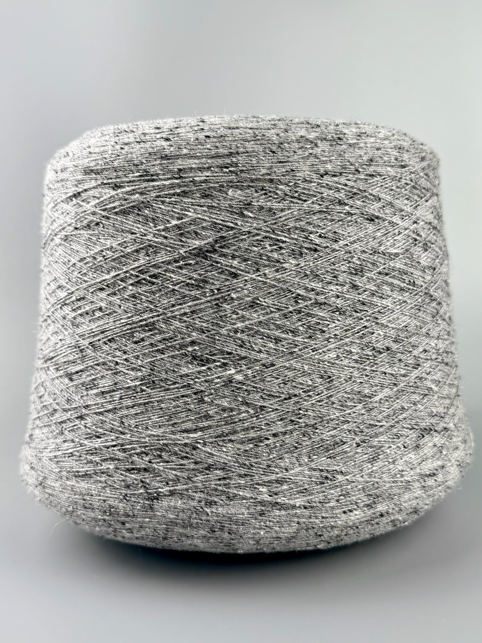 Zimpfer Wolle Selezione Art. Cardiff Tweed Nm 1/10500 – Merino Seide Garn col. Grau foto 2